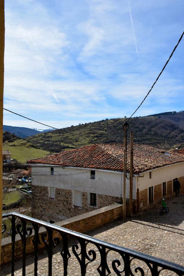 Posada Hoyos De Iregua Villoslada de Cameros Exterior photo